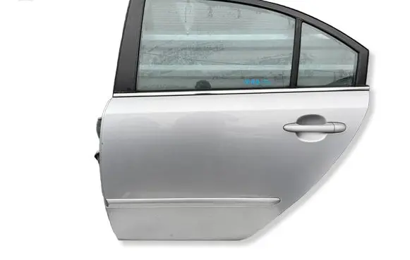 KIA Magentis Rear door 