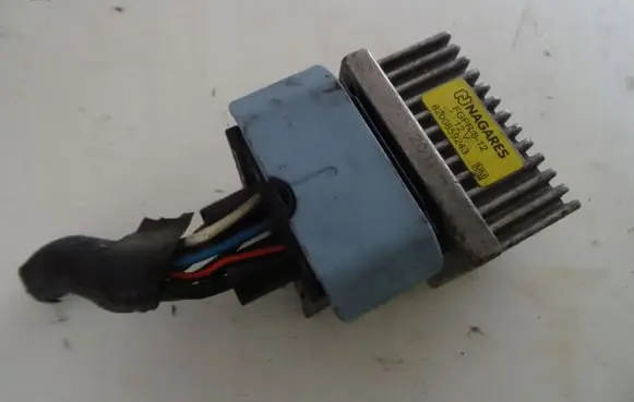 Renault Laguna III Glow plug pre-heat relay 8200859243