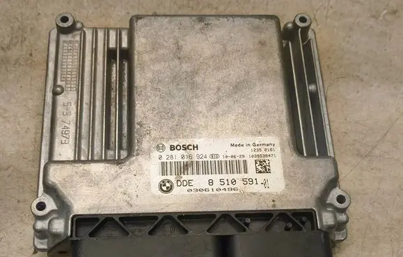 BMW 5 E60 E61 Engine control unit/module 0281016924 030610496 8510591