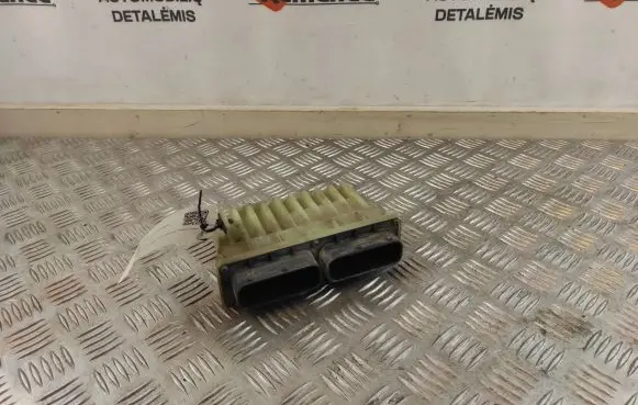 Opel Zafira A Fan control module 24410130