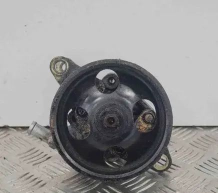 Nissan X-Trail T30 Power steering pump 8H305A22163339