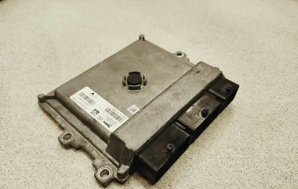 Renault Clio IV Engine control unit/module ECU 237104789R 237102706R 1422403550