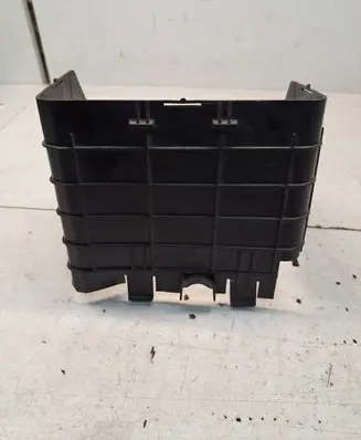 Volkswagen PASSAT B6 Battery box tray 3C0915335