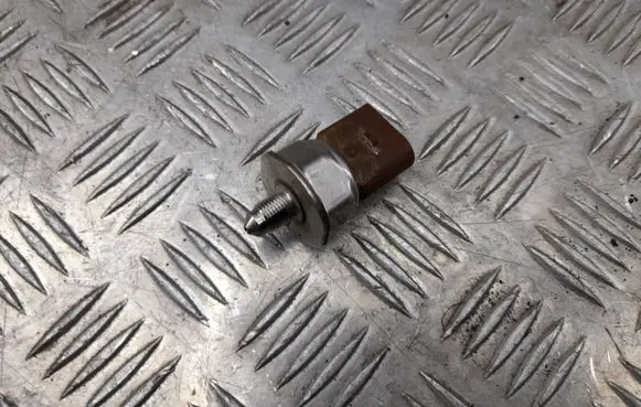 Fuel pressure sensor