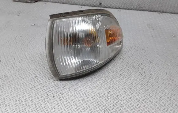Hyundai H-100 Front indicator light 92301438