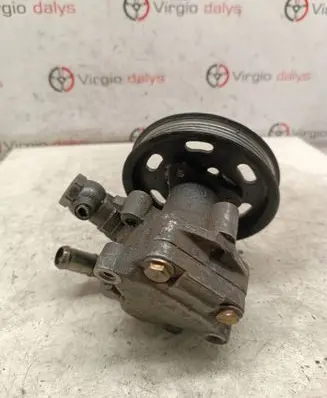 Volkswagen PASSAT B5.5 Power steering pump 8d01451770es