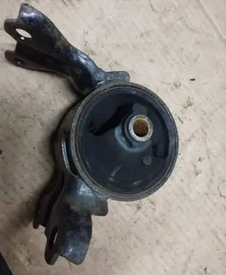 Dodge Caliber Engine mount bracket 669AE