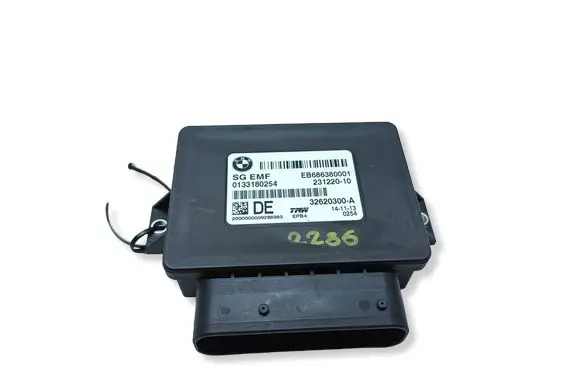 BMW 5 F10 F11 Hand brake control module 686380001 32620300A 0133180254
