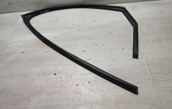 Hyundai Kona I Rubber seal front door window/glass PFR460