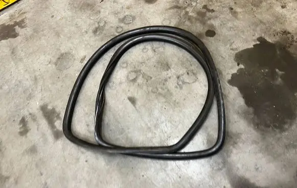 Mercedes-Benz G W461 W463 1st Gen Seal rubber (tailgate) 
