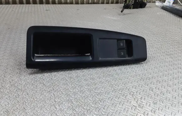 Volkswagen Polo IV 9N3 Electric window control switch 6Q1867171E