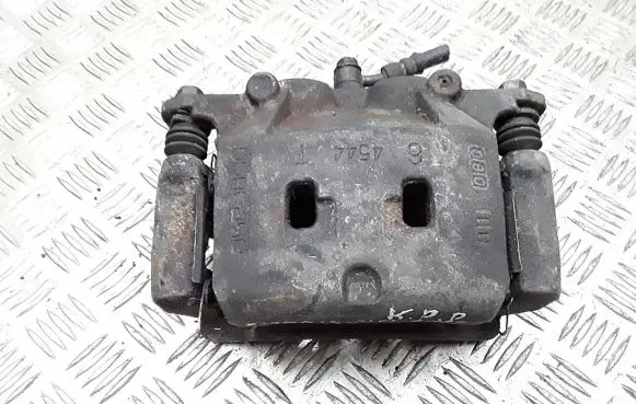 Nissan X-Trail T32 Front brake caliper