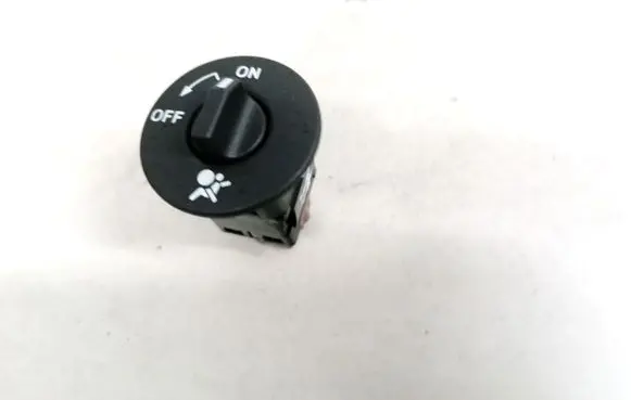 Passenger airbag on/off switch