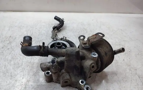 Mitsubishi L200 Oil filter mounting bracket 