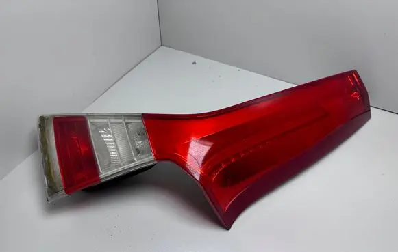 Volvo V70 Tailgate rear/tail lights