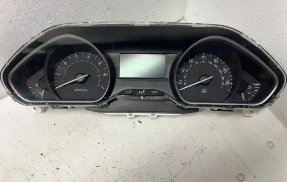 Peugeot 208 Speedometer (instrument cluster) 9813849080 E137HWJ2 E137SWLL1100