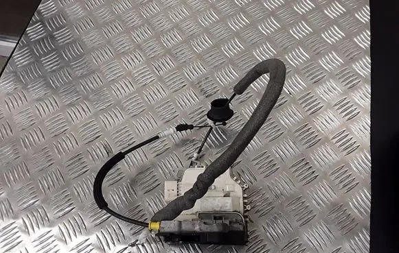 Audi A5 8T 8F Front door lock a046879