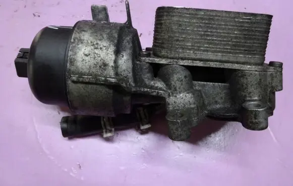 Peugeot 207 CC Oil filter mounting bracket 9685997780