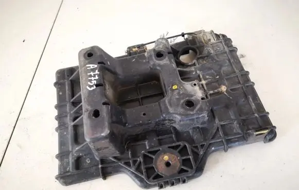 Hyundai Sonata Battery box tray 371502t000 37150-2t000