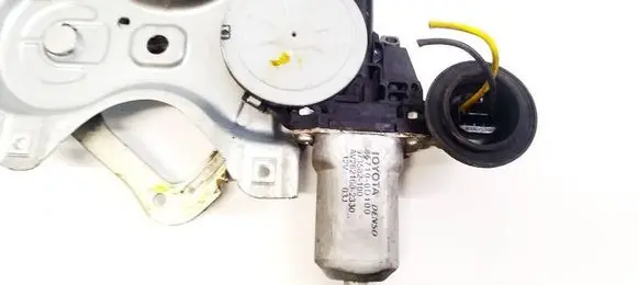Toyota Auris 150 Front door window regulator motor 857100D100