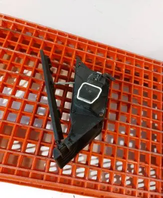 Mercedes-Benz E W212 Accelerator throttle pedal A4513000000 71217