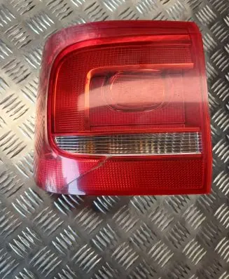 Volkswagen Touran II Rear/tail lights 176405