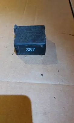 Audi A8 S8 D2 4D Other relay 4B0919471