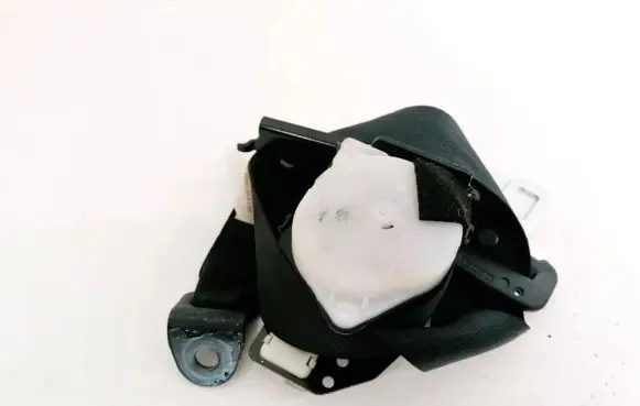 Mazda 3 II Rear seatbelt