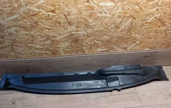 Ford Focus Wiper trim 4M51A01628 R4Z0A PGF25