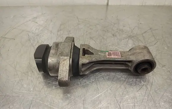 Hyundai i30 Engine mount bracket 21950J3000