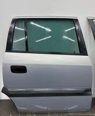 Opel Zafira A Rear door