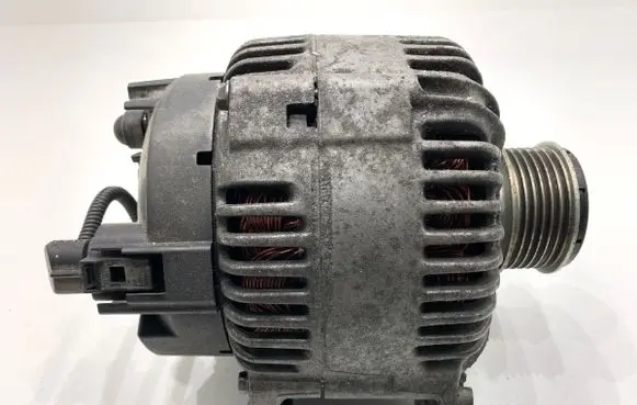 Volkswagen PASSAT B6 Generator/alternator 021903026L