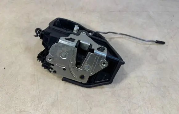 BMW X5 E70 Front door lock 51217202146