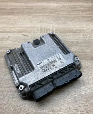 Toyota Yaris Engine control unit/module ECU 896610D452 0281012322