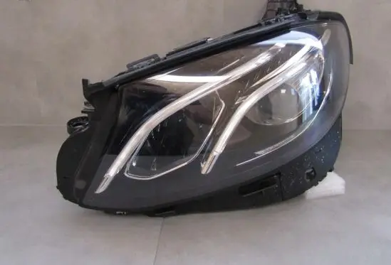 Mercedes-Benz E W124 Headlight/headlamp A2139067706