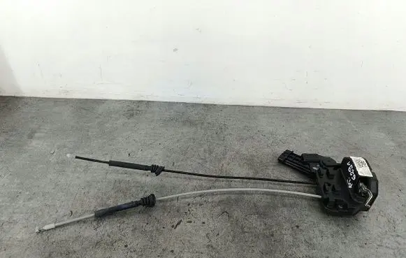 KIA Carens I Rear door lock 