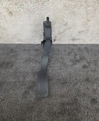 Tesla Model Y Accelerator throttle pedal 762321156967 6PV01402110 141004332