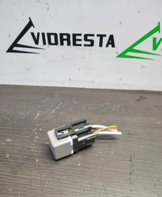 Peugeot Partner Other relay 9805925780