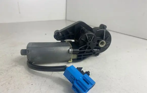 Mercedes-Benz R W251 Seat adjustment motor 0390203206 820648064