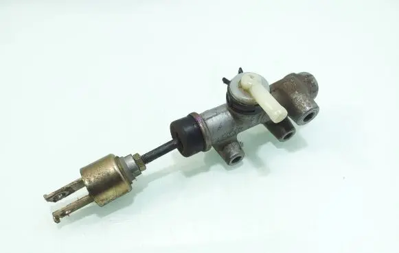 Toyota Avensis Verso Clutch slave cylinder 