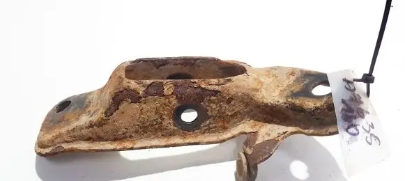 Jaguar X-Type Bracket in trunk/boot 