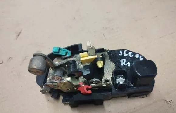 Jeep Grand Cherokee (WK) Front door lock