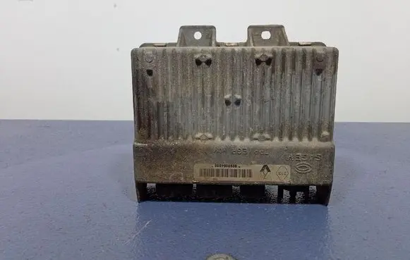 Renault Master II Engine control unit/module ECU 8200054886