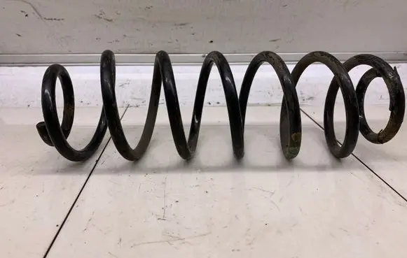 Volkswagen Polo IV 9N3 Rear coil spring