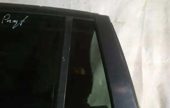 Chrysler Pacifica Rear vent window glass 