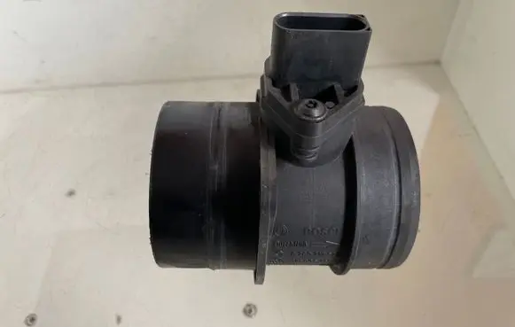 Audi A3 S3 8L Mass air flow meter 0280217529 071906461A