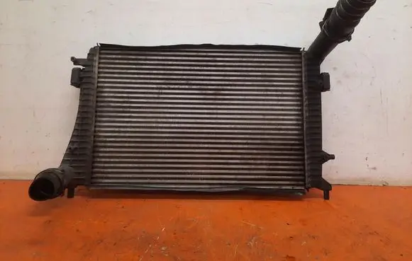 Volkswagen PASSAT B6 Intercooler radiator 3C0145803F
