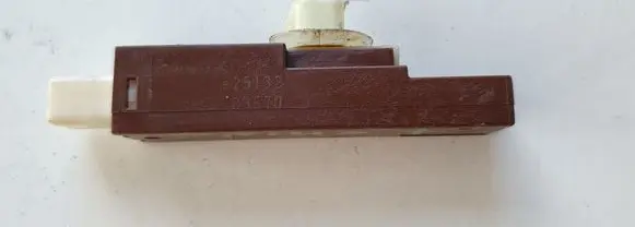 Toyota Prius+ (ZVW40) Sensor E2513203570