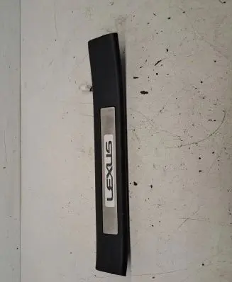 Lexus RX 330 - 350 - 400H Rear sill trim cover 6794048020