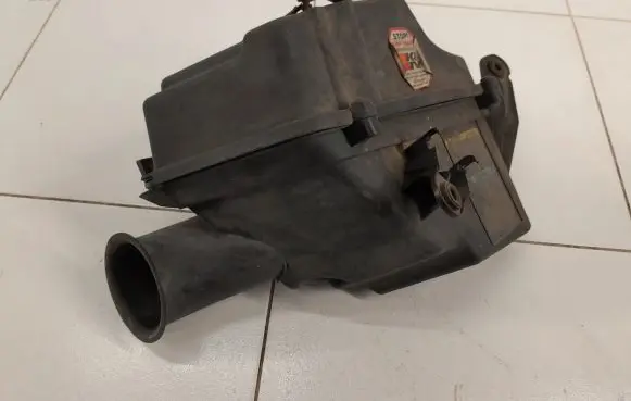 Cadillac SRX Air filter box 15812562 15798359 15812560